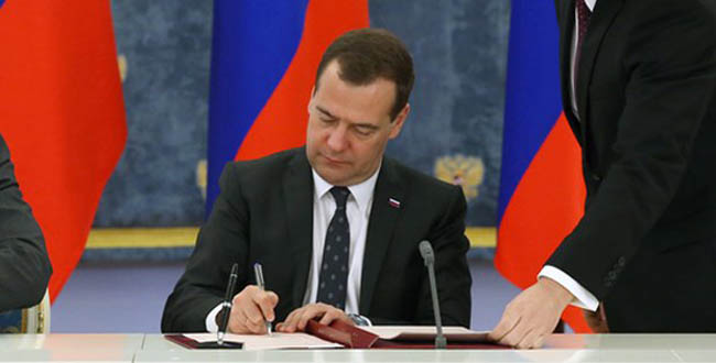 Medvedev, Türkiye’ye charter uçuşlarını yasaklayan kararnameyi imzaladı