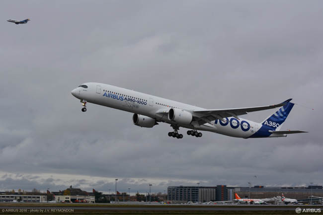 A350-1000 ilk uçuşunu için gerçekleştirdi