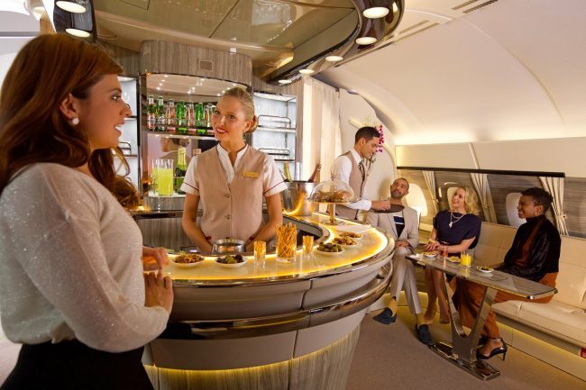 Emirates, A380’in 9’uncu yılını, Onboard Lounge ile kutluyor