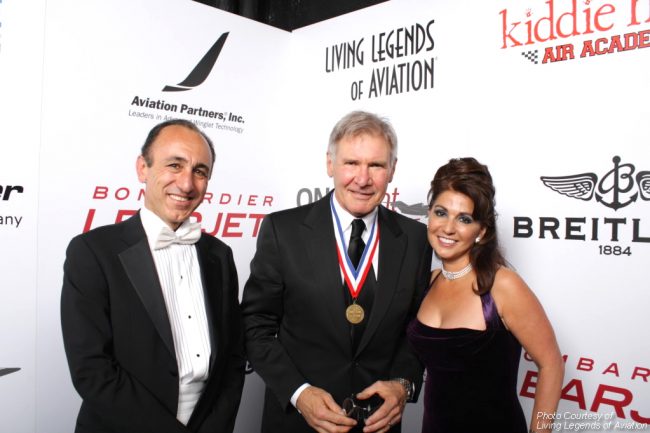 Havacılık Girişimcisi Ödülü”nü John Travolta ve Eren Özmen verdi (VİDEOLU)
