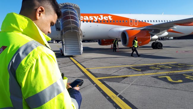 easyJet, Panasonic Toughpad FZ-F1’i seçti