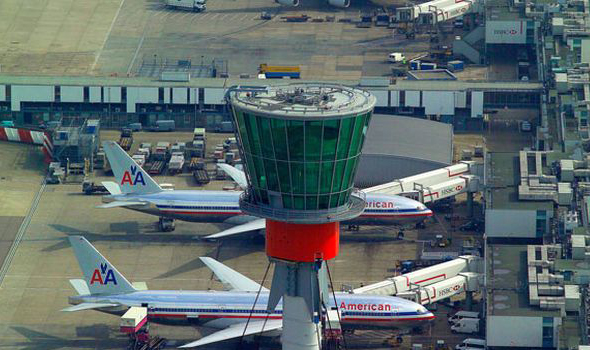 Londra Heathrow Havalimanı Uçuşlar iptal edildi