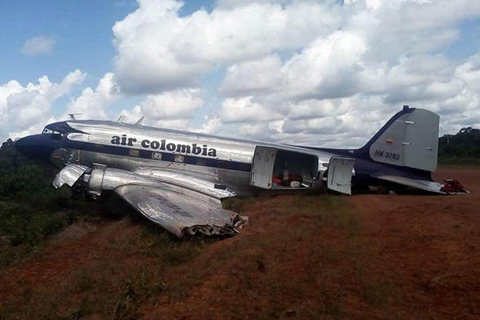 Douglas DC-3C inişte ciddi hasar aldı