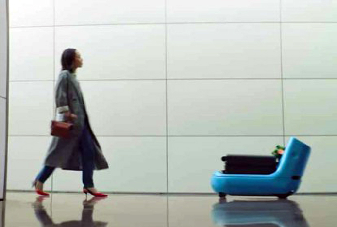 KLM Royal Dutch Airlines’ın akıllı robotu Care-E deneme hizmetinde