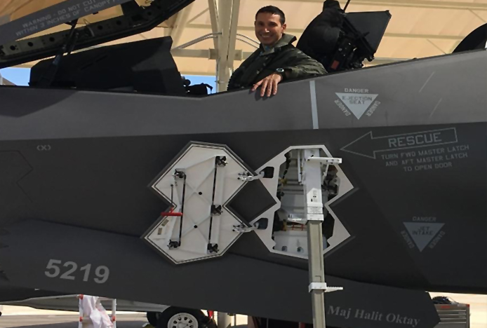 F-35 ile uçan ilk savaş pilotumuz Halit Oktay