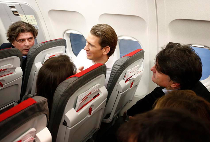 Avusturya Başbakanı Sebastian Kurz ekonomi sınıfında uçuyor