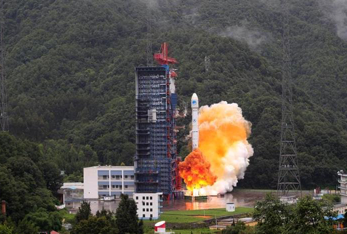 Çin navigasyon sistemi için 2 uydu birden gönderdi