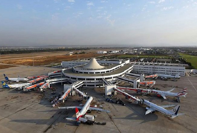 Antalya Havalimanı’nda bayramda 8 bin 74 uçak trafiği oldu