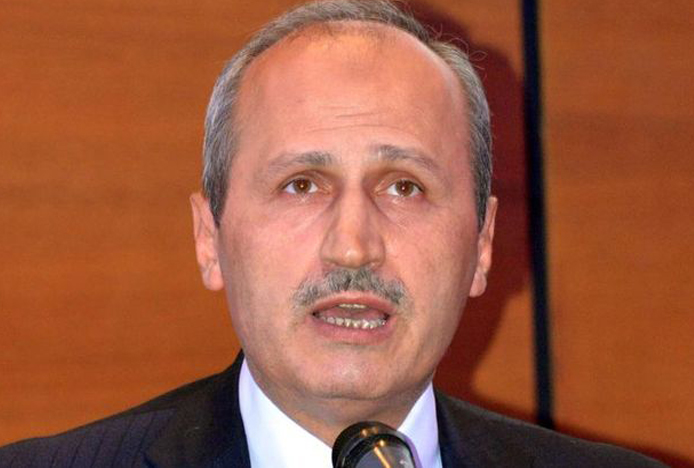 Ulaştırma ve Alt Yapı Bakanı Cahit Turhan, bayram açıklaması yaptı