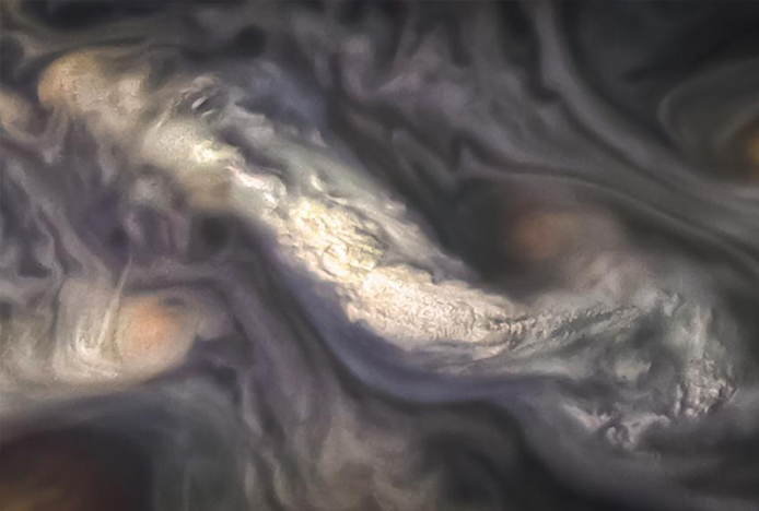 NASA dev bulut görüntüleri yayınladı