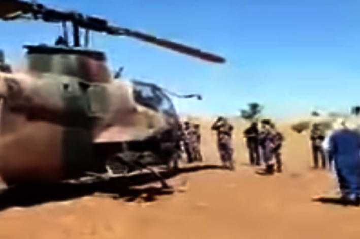 Ürdün Hava Kuvvetleri’nin AH-1F Cobra tipi helikopteri araziye indi