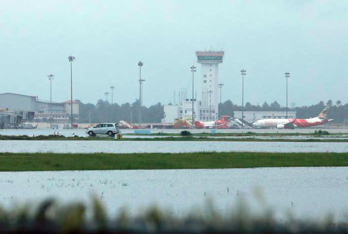 Kochi uluslararası  Havalimanı kapatıldı
