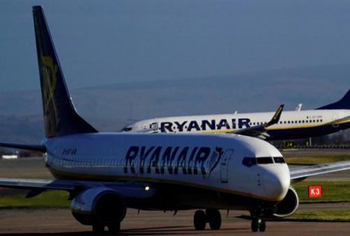 Ryanair uçağı turbülansa girdi 2. pilot başını çarptı