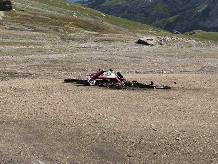 Alp Dağları’nda düşen uçakta 20 kişi hayatını kaybetti