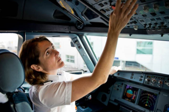 Bilal Ekşi’den kadın pilot açıklaması