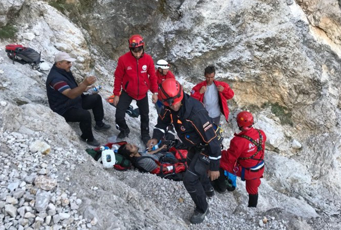 Kayseri Yahyalı’da paraşütçüyü kurtarma operasyonu