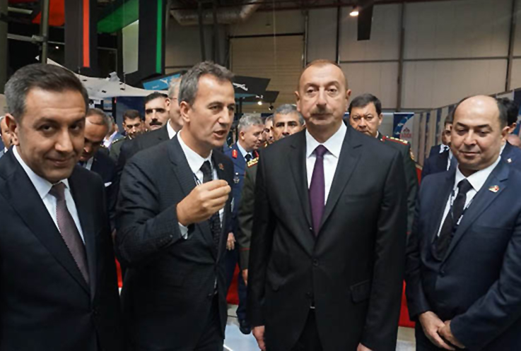 Aliyev’den Türk Standları’na ziyaret