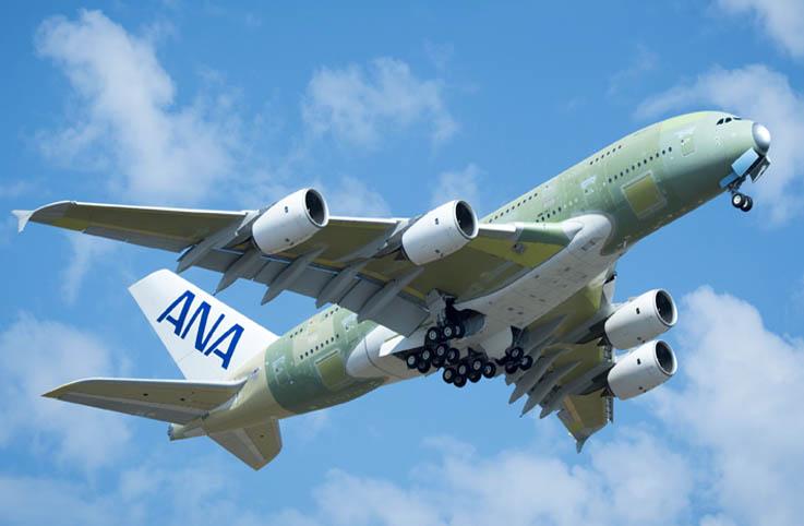 ANA’nın ilk A-380’i Hamburg’a uçtu