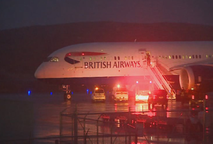 BA’nın 787-9 Dreamliner’inde yangın şüphesi acil indirdi