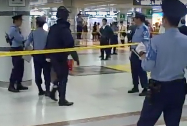 Narita Havalimanı bomba şüphesiyle kapandı