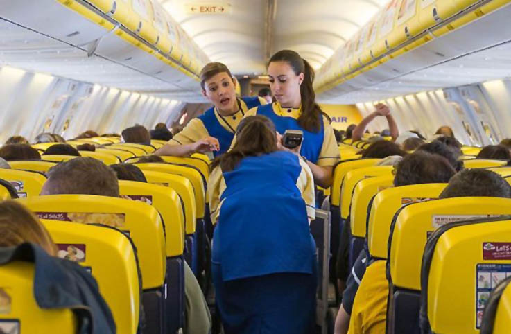Ryanair kabin ekibi ayda bir gün grev yapacak