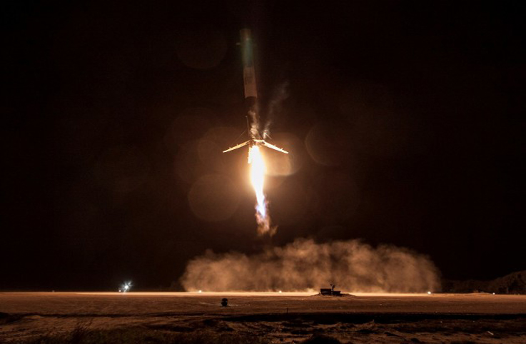 SpaceX, denediği roketleri başaryla indirdi