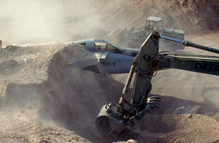 Saddam savaş uçakları çölde gömülü bulundu