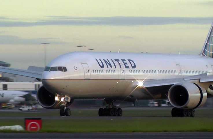 UnitedAirlines Sydney’e acil indi