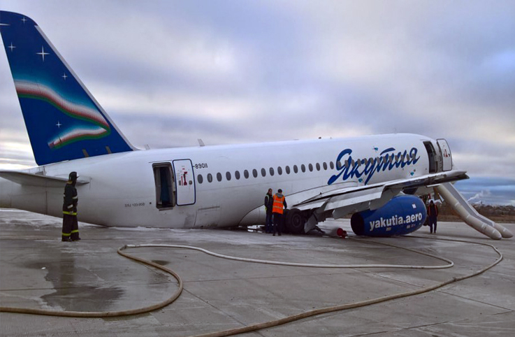 Rus Yakutia Havayolu’nun uçağının arka iniş takımları kırıldı