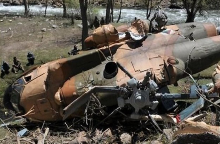 Afganistan’da askeri helikopter inişte kaza geçirdi