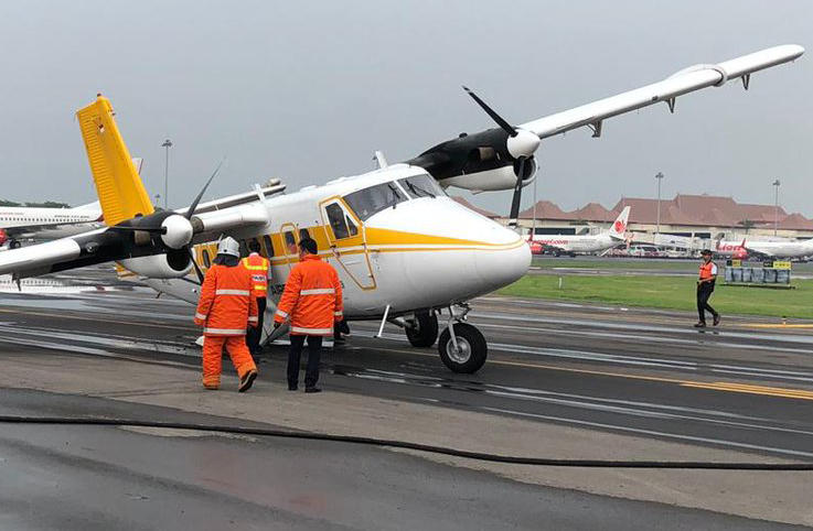 DHC-6 Twin Otter taksi yaparken sağ dikmesi çöktü