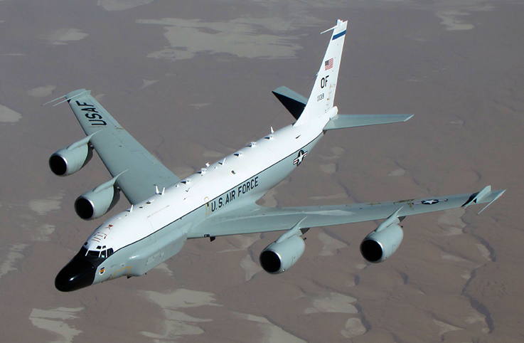 ABD’ye ait RC-135V stratejik uçağı Kaliningrad da keşif uçuşu yaptı