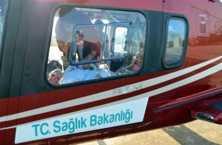 Ambulans Helikopter Rüzgar bebek için havalandı
