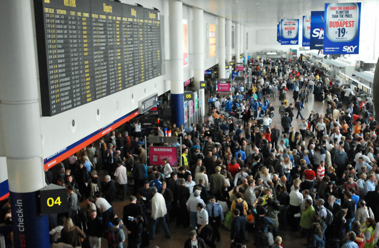 Brüksel Zaventemde grev nedeniyle 100 uçuş iptal edildi
