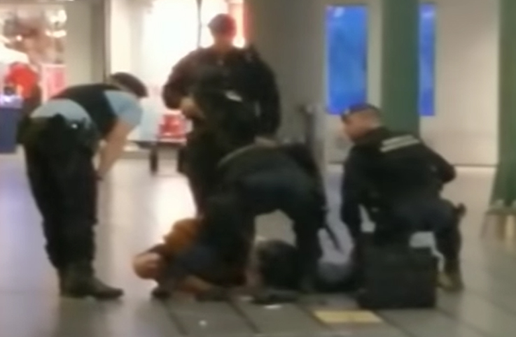 Schiphol Havalimanı’nda bıçaklı saldırı