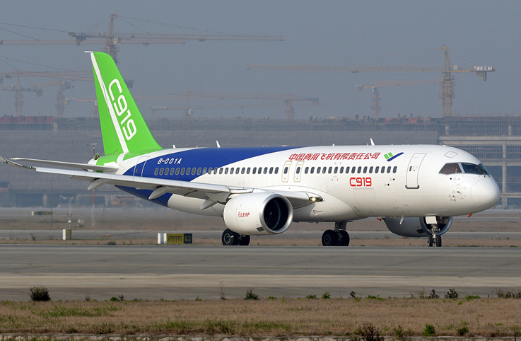 Çin’in Comac C919 prototipi ilk uçuşunu başarıyla tamamladı