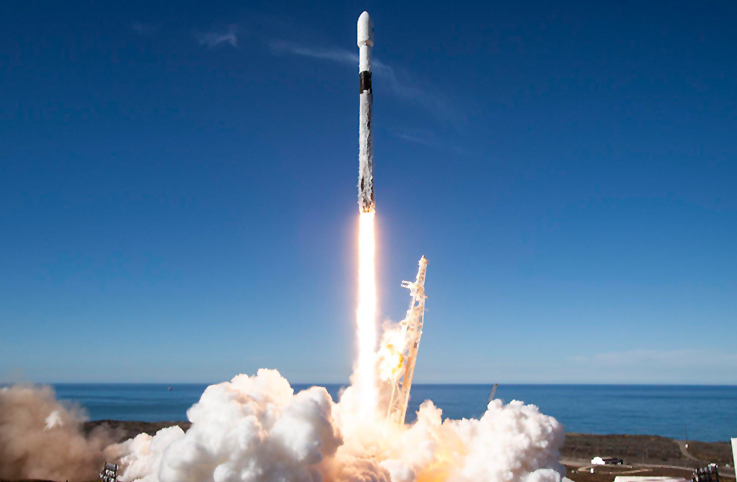 SpaceX uzaya taşıdığı 64 uyduyla rekor kırdı