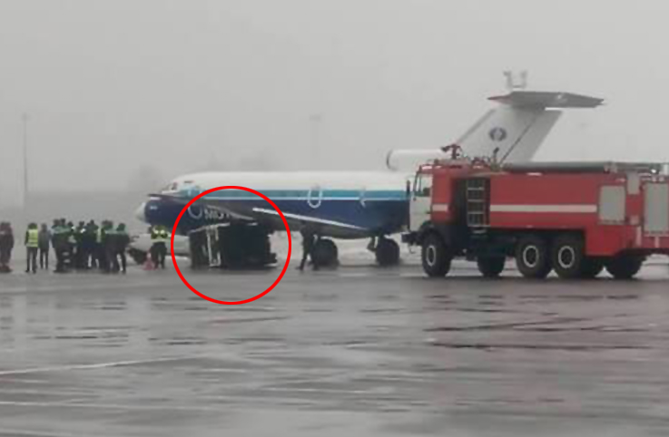 Kiev Havaalanı’nda uçak güç ünitesine çarptı