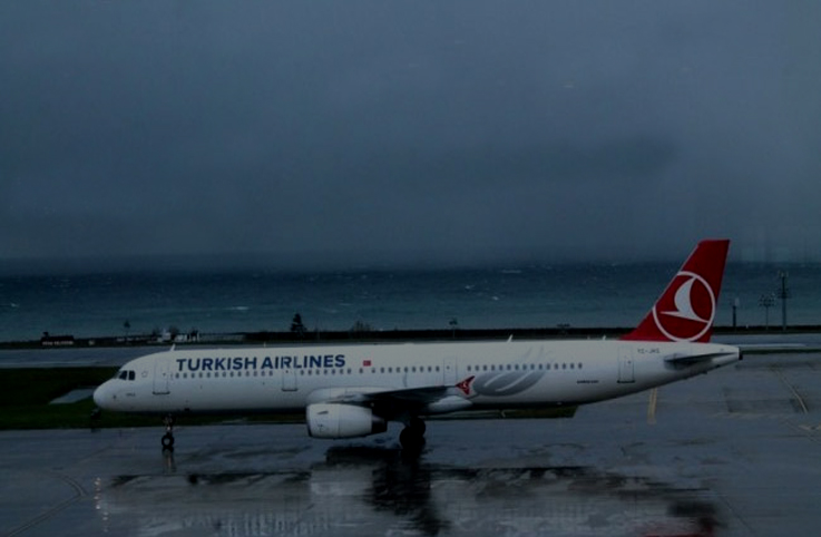 Hava muhalefeti Trabzon’da gecikmelere neden oluyor