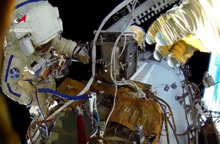 Rus kozmonotlar 6 saatlik uzay yürüyüşüne çıkıyor
