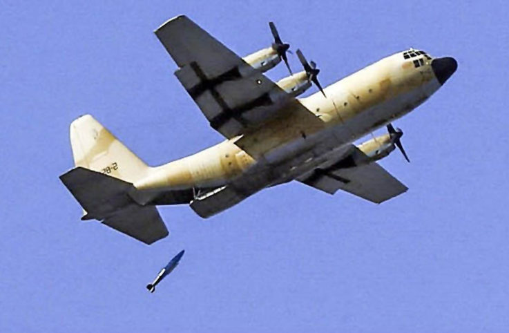 İran’da ilk kez C-130’larla 900 kiloluk bomba atıldı