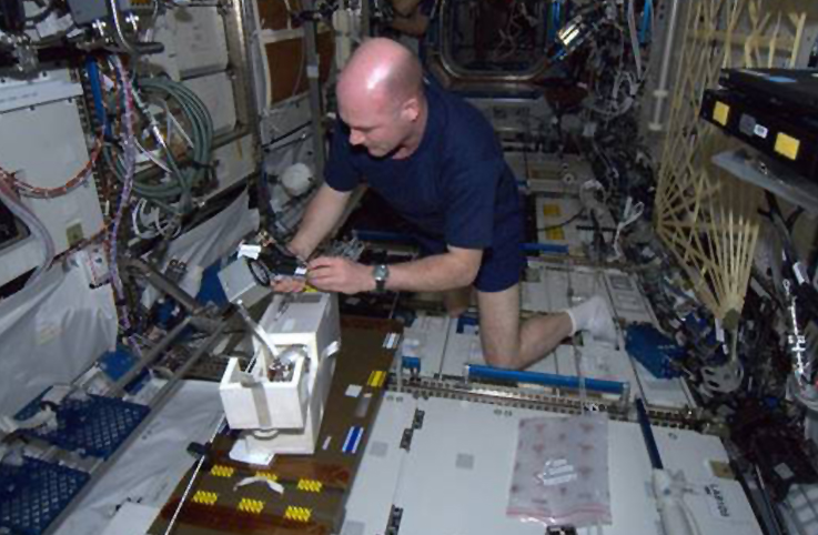 Hollandalı astronot Andre Kuipers uzaydan 911’i aradı