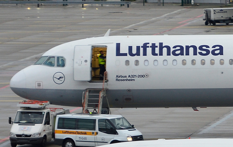 Lufthansa’nın Münster-Münih uçağında asit kokusu