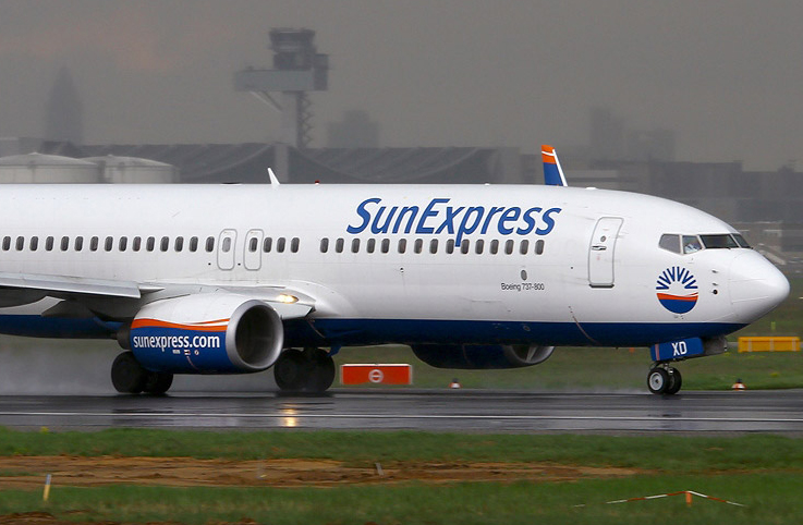 SunExpress uçağını duman indirdi