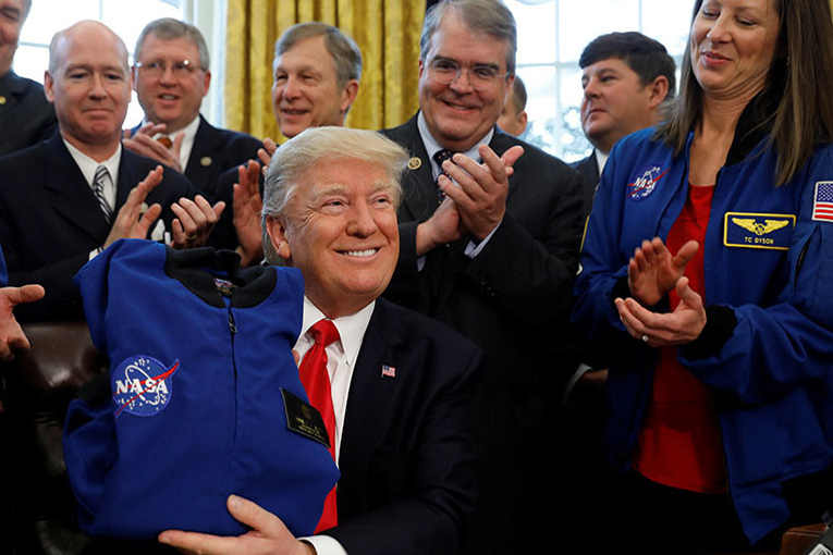 Trump, NASA’ya sınırsız ödenek vaad etti