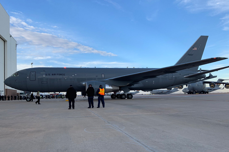ABD Hava Kuvvetleri ik KC-46A tanker uçağını teslim aldı