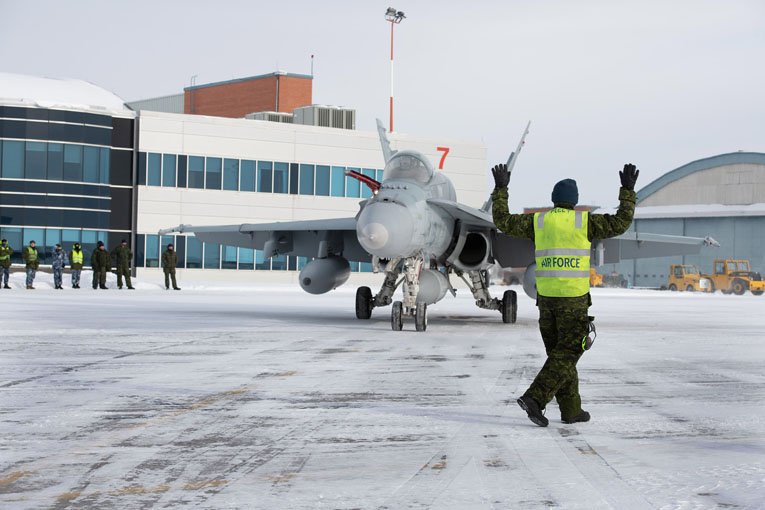 Kanada, Avustralya’ya verdiği iki adet F/A-18A’sını teslim aldı