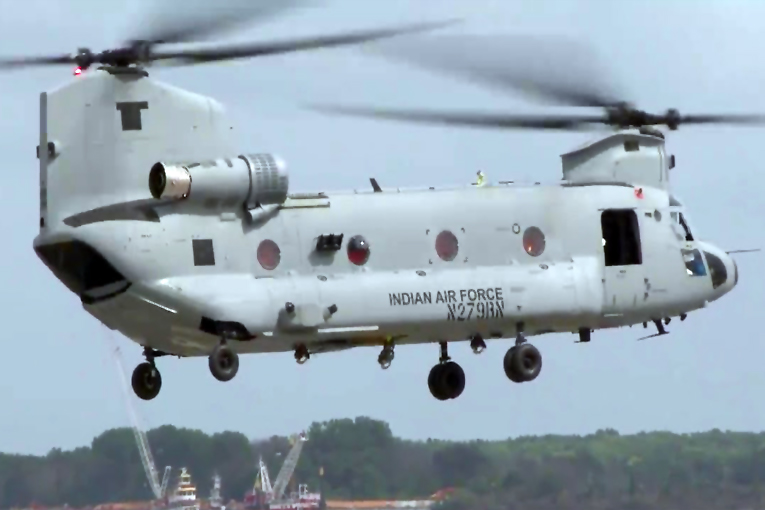 Hindistan Hava Kuvvetleri Boeing’ten Chinook helkopterleri teslim aldı