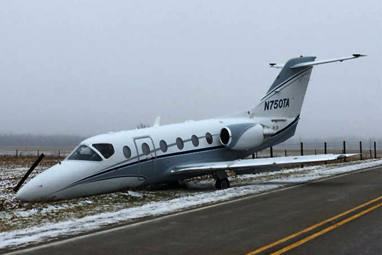 ABD Virginia’da Hawker Beechcraft 400A pistten çıktı