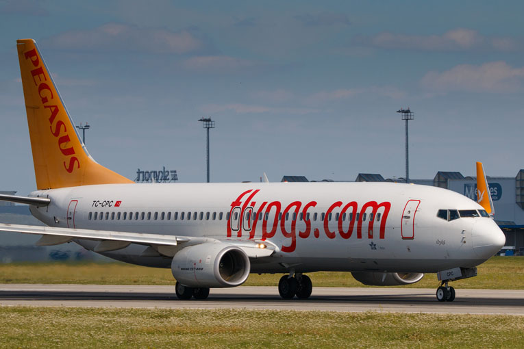 Pegasus uçağı Katowiche’ye acil indi